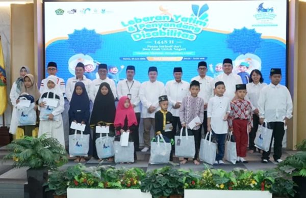 Kemenag Bandar Lampung Salurkan Ratusan Paket Untuk Anak Yatim dan Disabilitas